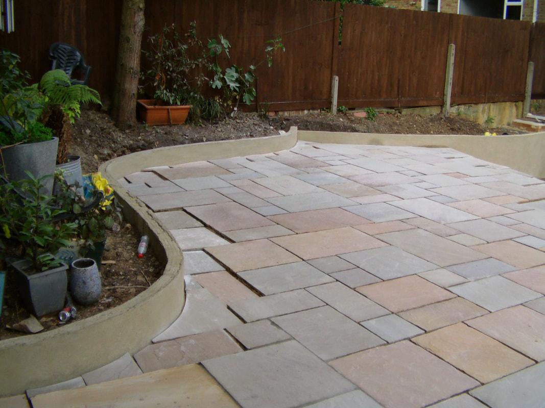 Levelled paving 