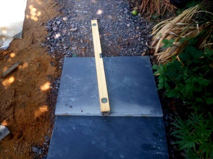 laying paving slabs in curve