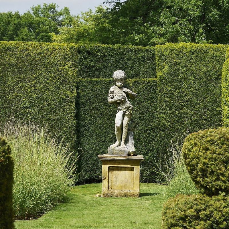 English garden focal points