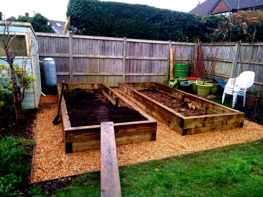 Filling raised beds with soil