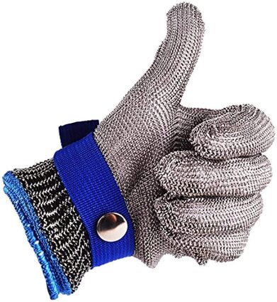 Chainmail gloves