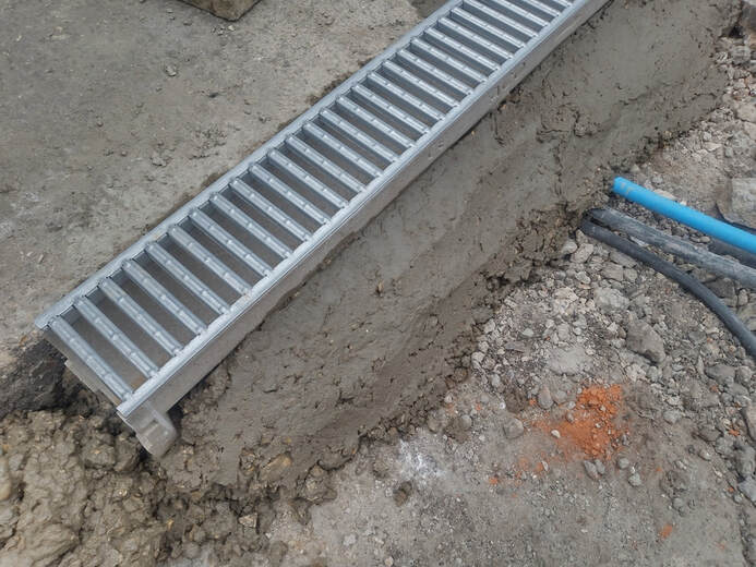 Concrete mix for drainage grates