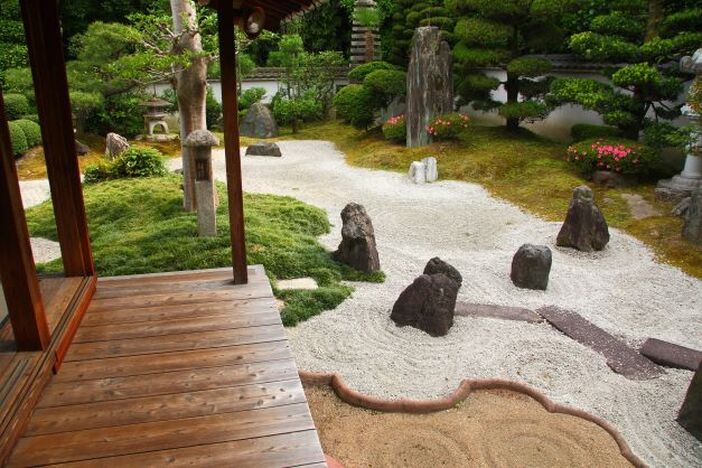 Rocks in Japanese gardens